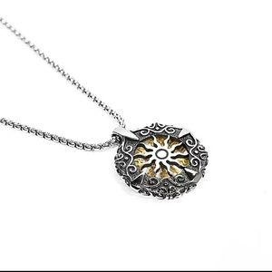 🆕 Men’s Viking Compass Sun Pendant necklace.